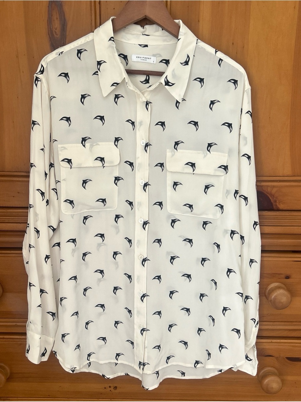 Equipment Femme Cream 100 % Silk Button-Up Shirt with Black Bird Print